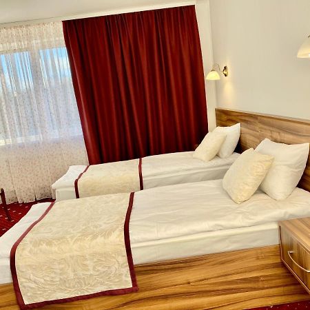 Rioro Hotel Myrhorod Exterior photo